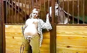 Prego girl horny with horse